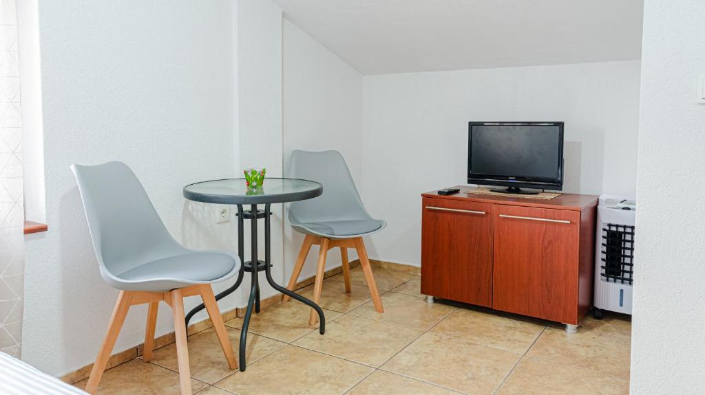 Apartment 1 gallery image 2